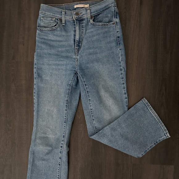 Levi’s Straight Leg Ankle Jean - Picture 2 of 5